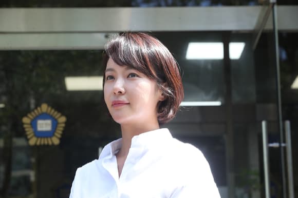 Prosecutors Seek 3-Year Sentence for Hwang Jung-eum Over Embezzlement Allegations